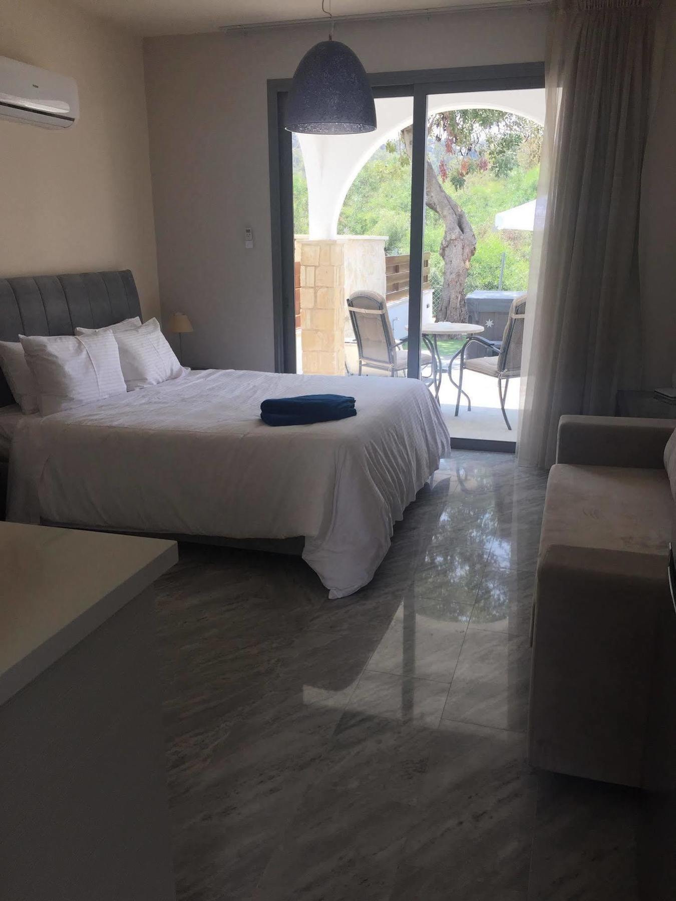 Latchi Escape Hotel And Suites Polis Kültér fotó