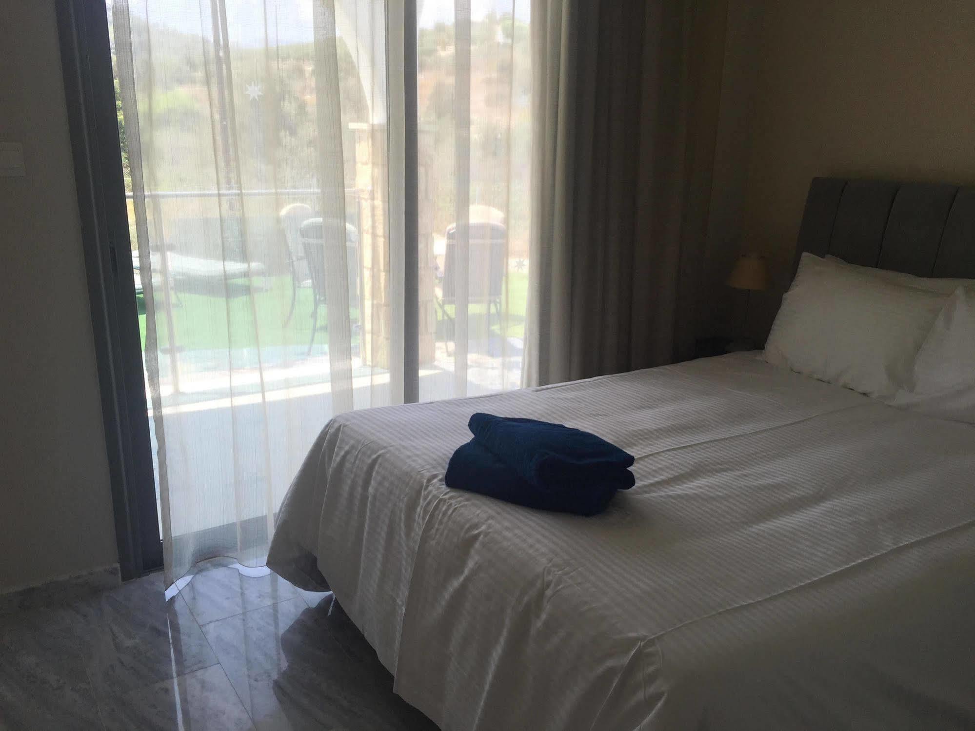 Latchi Escape Hotel And Suites Polis Kültér fotó