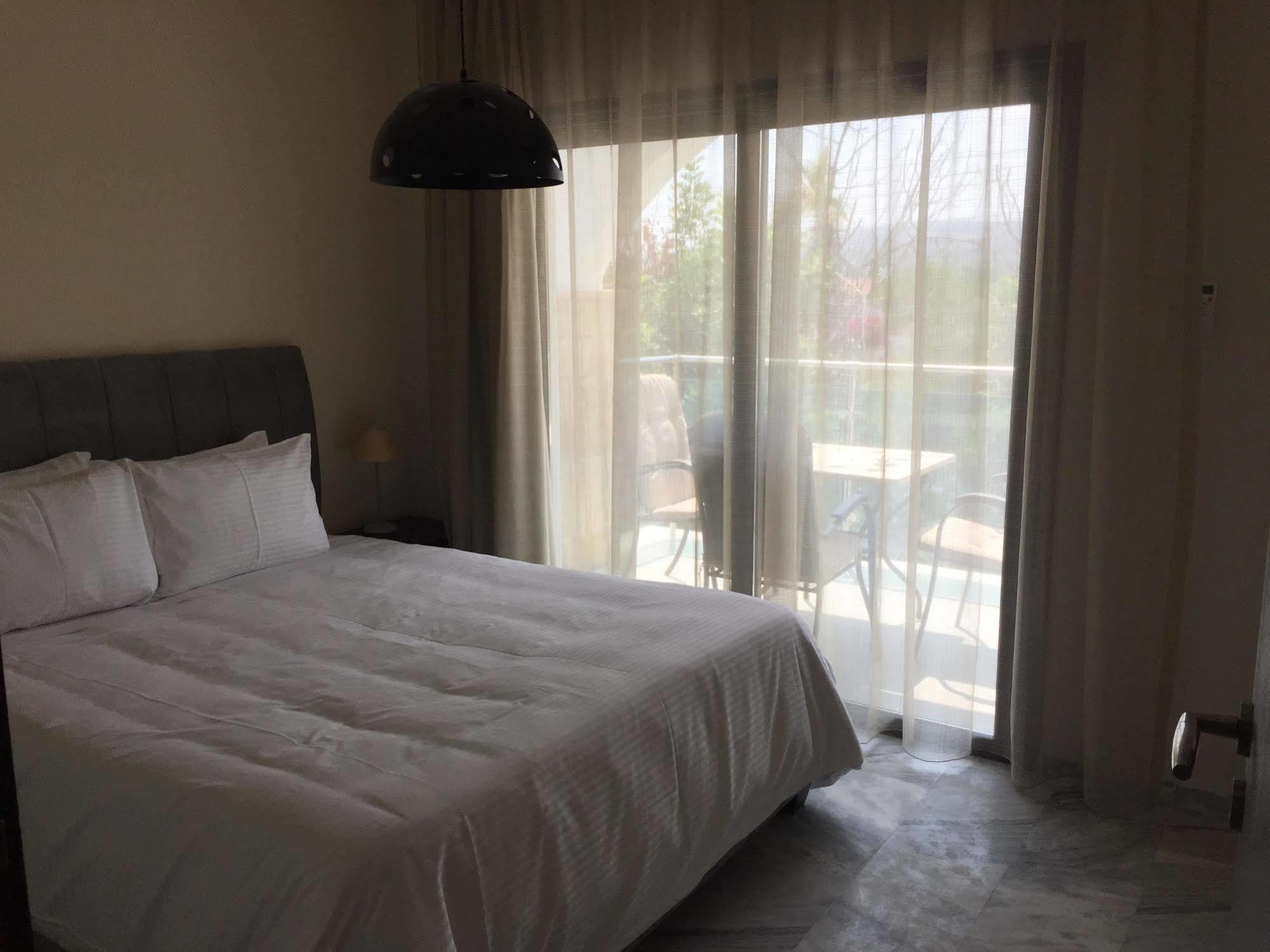 Latchi Escape Hotel And Suites Polis Kültér fotó